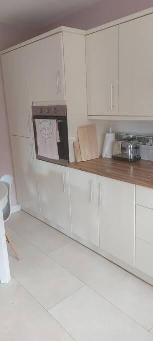Bellevue Bungalow - Comfortable Home With Amazing Views Belfast Exterior photo
